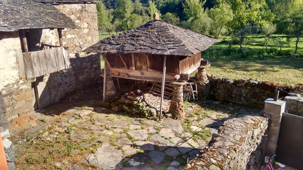 Villa Casa Antonio Y Benina Sosas de Laciana Exterior foto