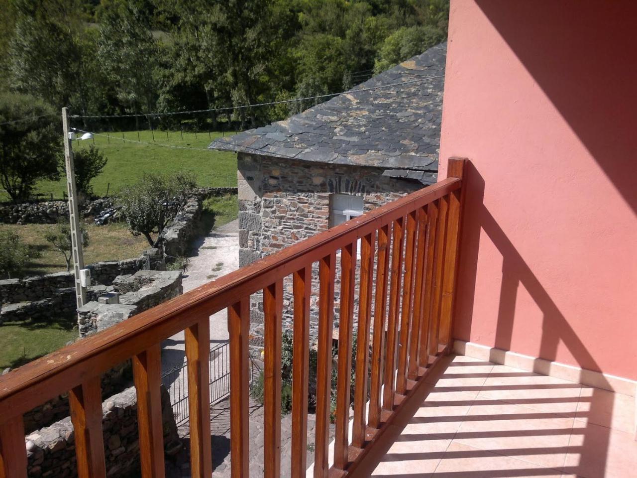 Villa Casa Antonio Y Benina Sosas de Laciana Exterior foto