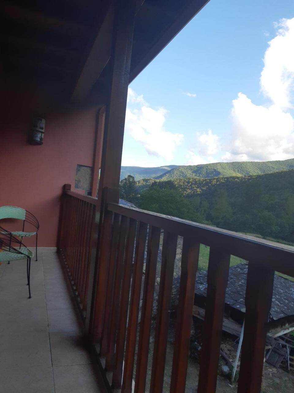 Villa Casa Antonio Y Benina Sosas de Laciana Exterior foto