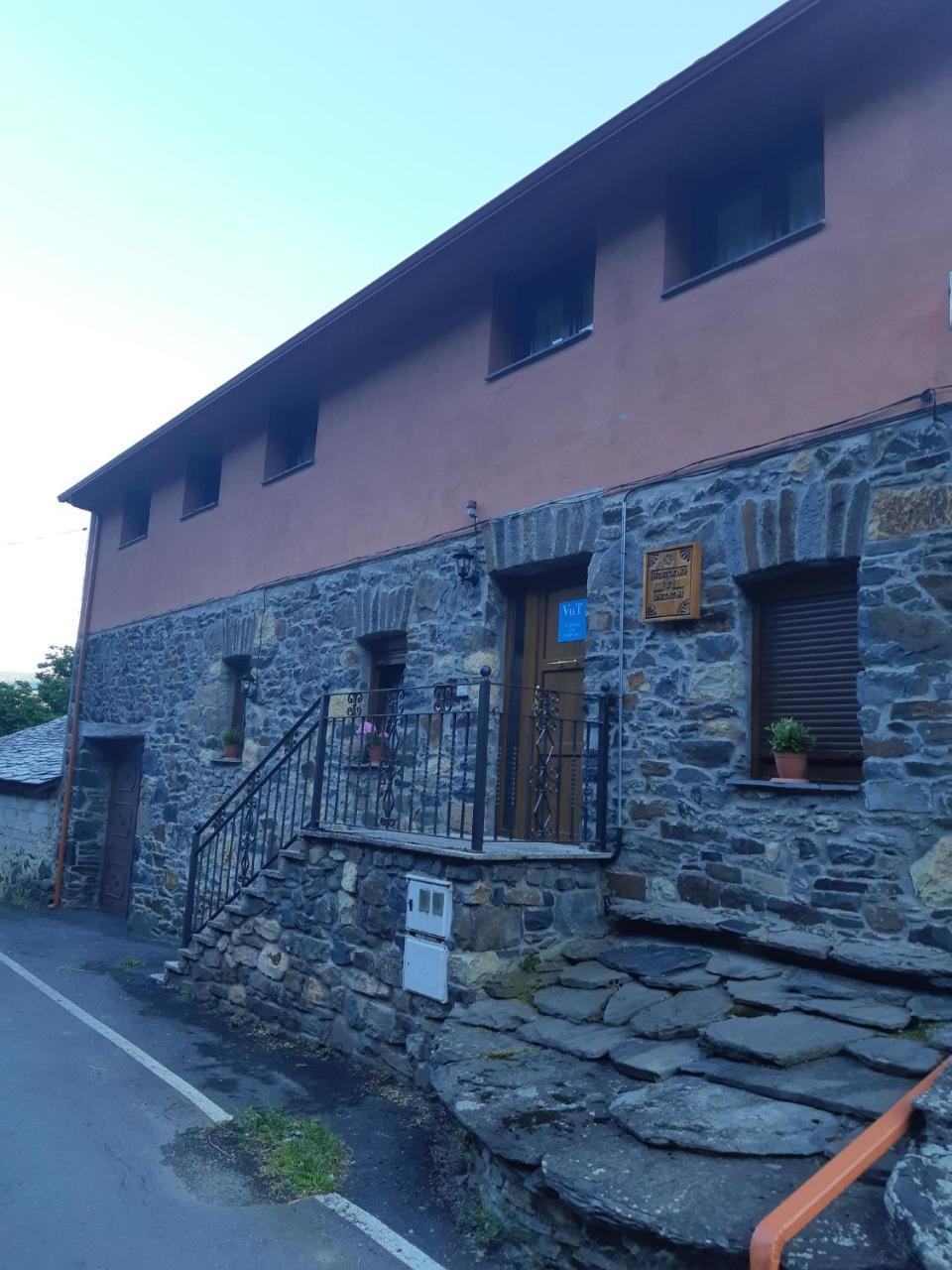 Villa Casa Antonio Y Benina Sosas de Laciana Exterior foto